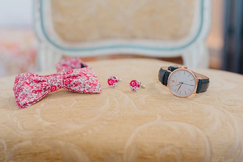 Quelques accessoires du marié - montre bouton de manchette et noeud papillon