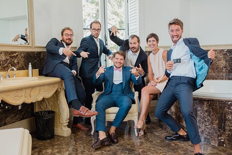 Les témoins déchaînés avec le marié