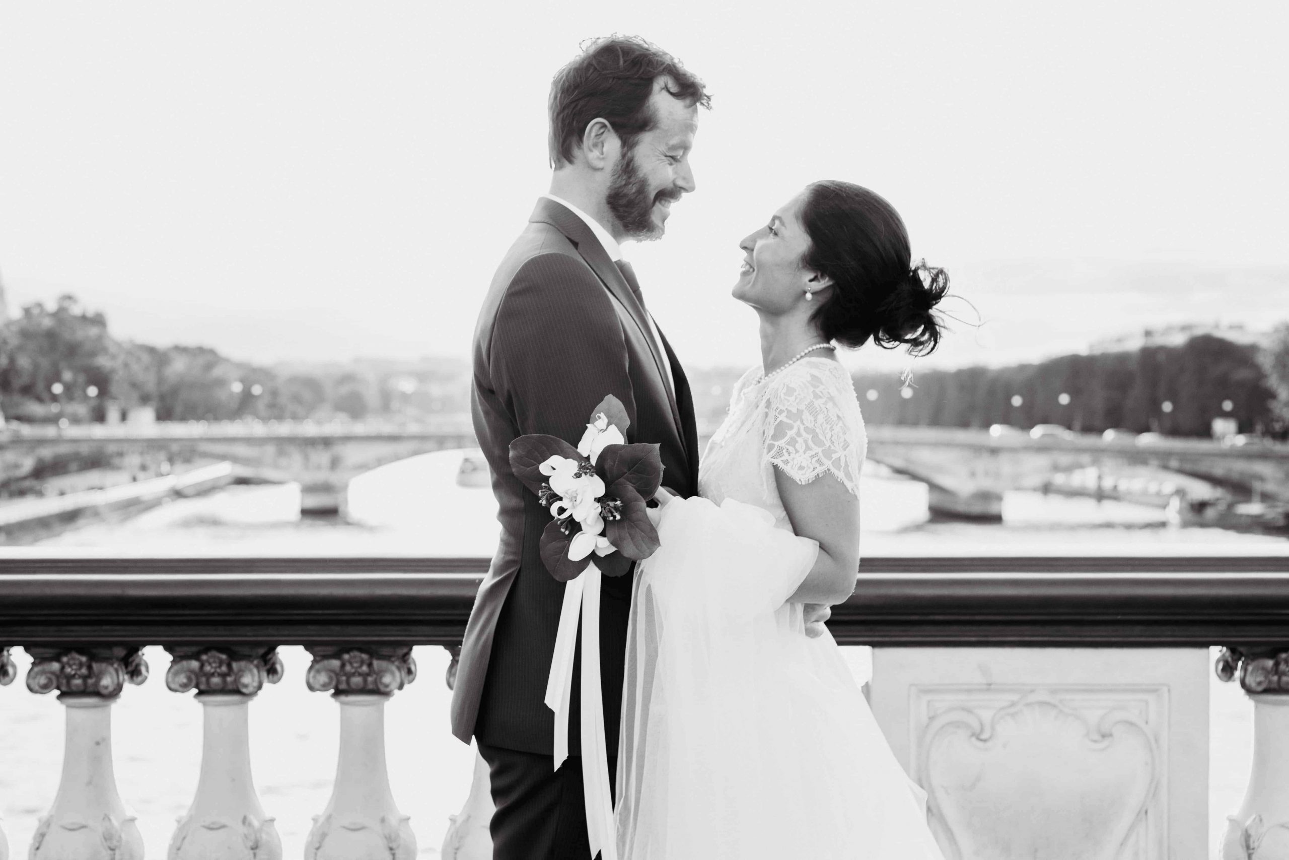Couple mariage en noir et blanc