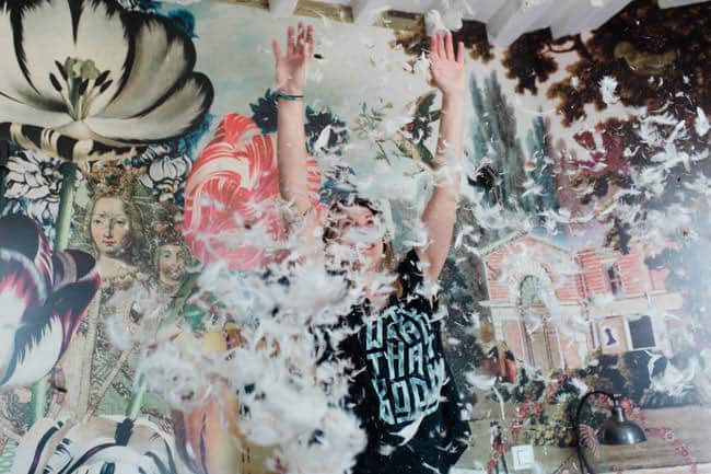 des plumes de partout