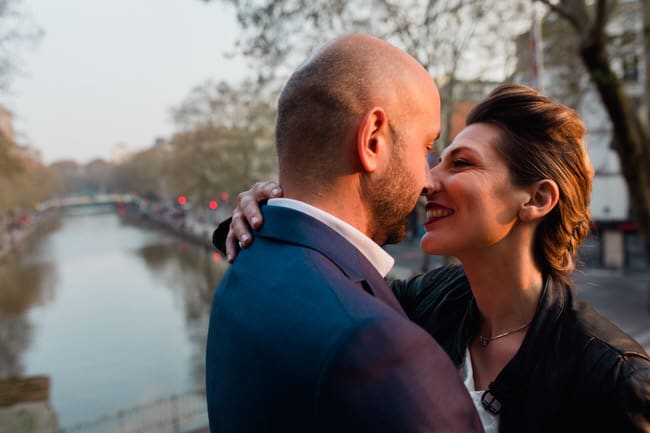 Le soleil se couche sur les amoureux