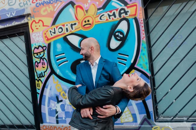 Street Art parisien avec les mariés