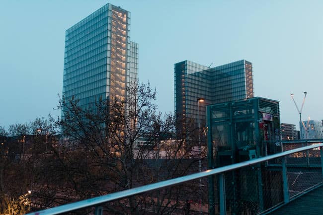 La nuit tombe sur la bibliothèque François Mitterrand