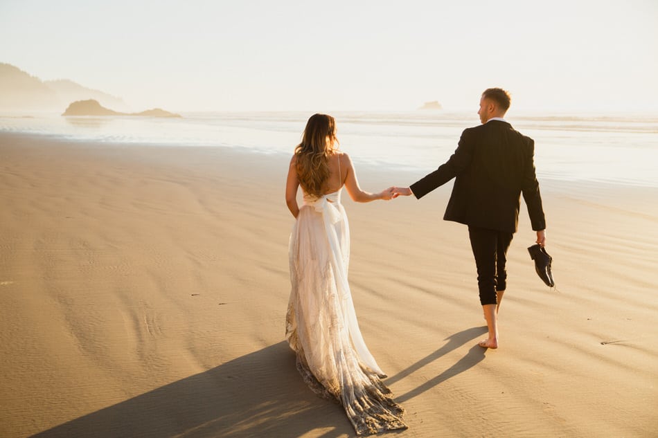 les amoureux sur la plage de cannon beach