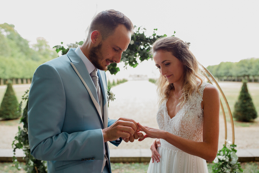 Echange des bagues entre les mariés