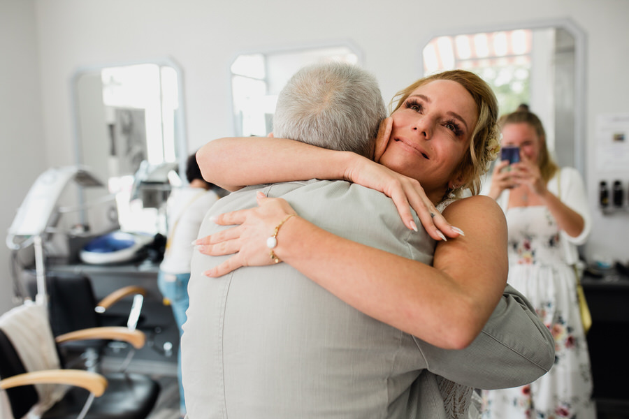 La mariée profite de son grand père