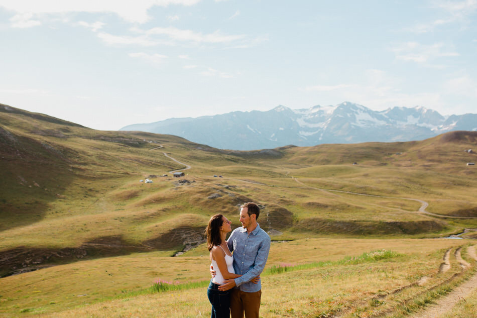 séance photo grossesse dans les montagnes