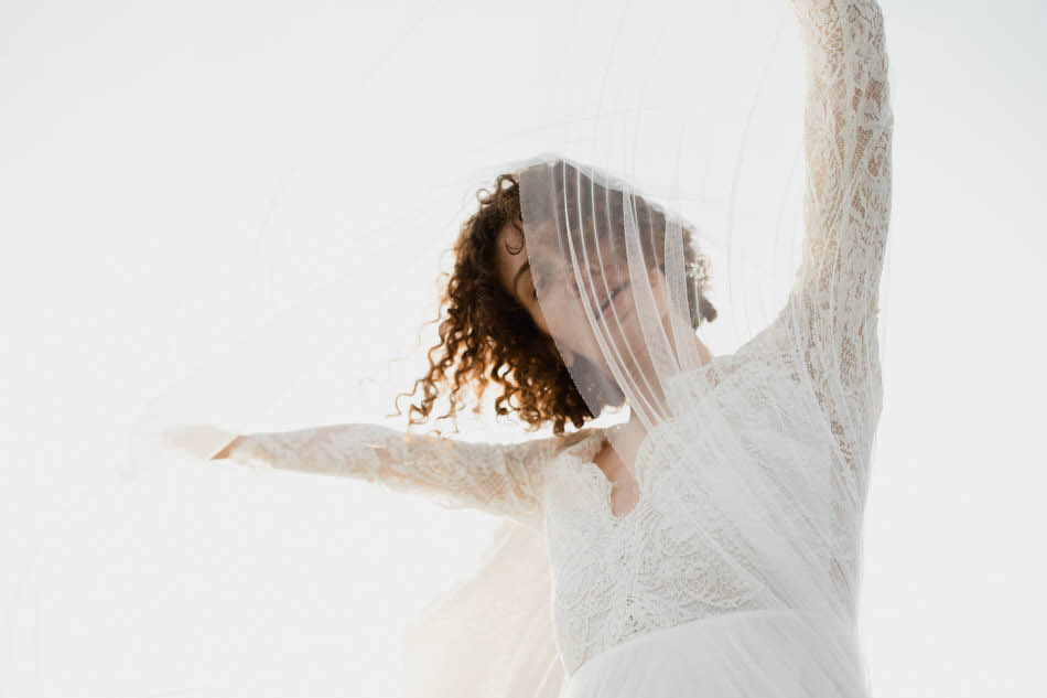 Voile de la mariée en mouvement