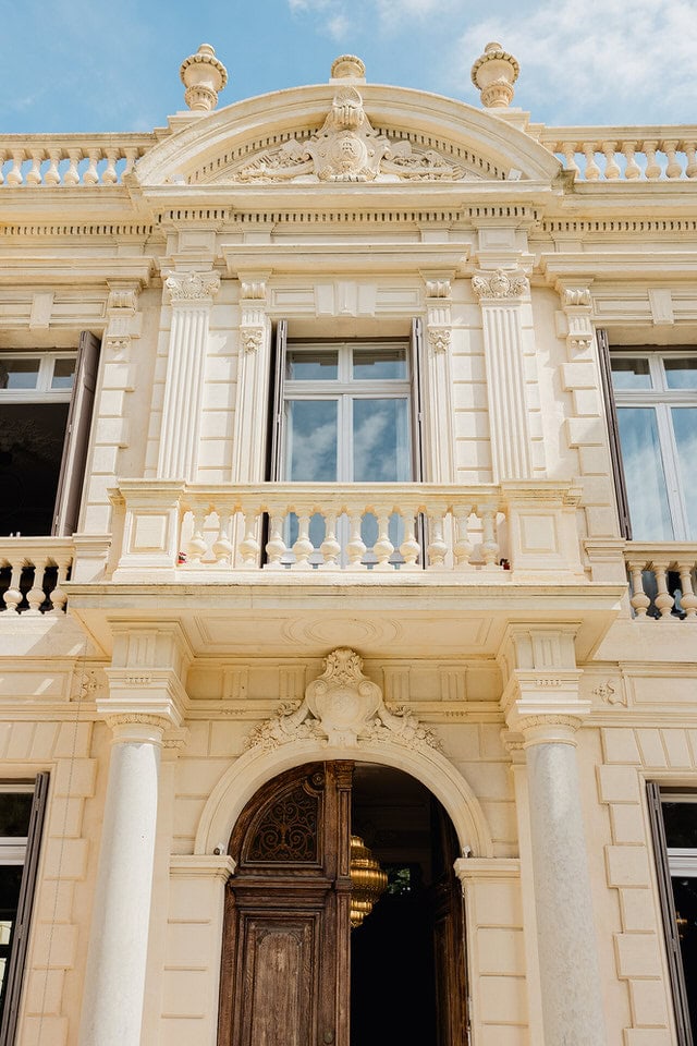 The entrance of Chateau des 3 fontaines