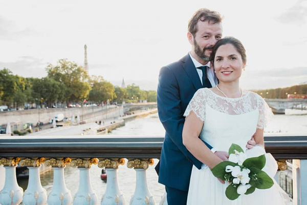 Les mariés illuminent la Seine Mariés sur la Seine à Paris