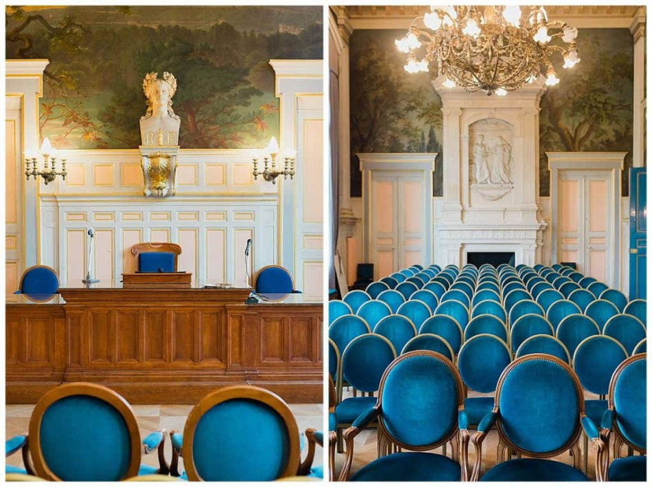 Le couple s'embrasse dans la mairie