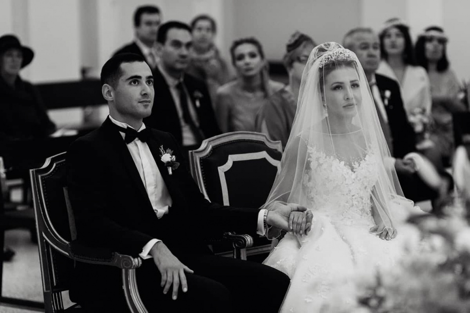 Les mariés pendant la cérémonie religieuse
