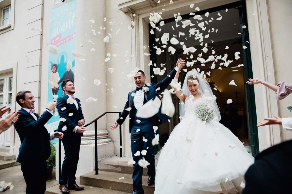Sortie des mariés de l'église