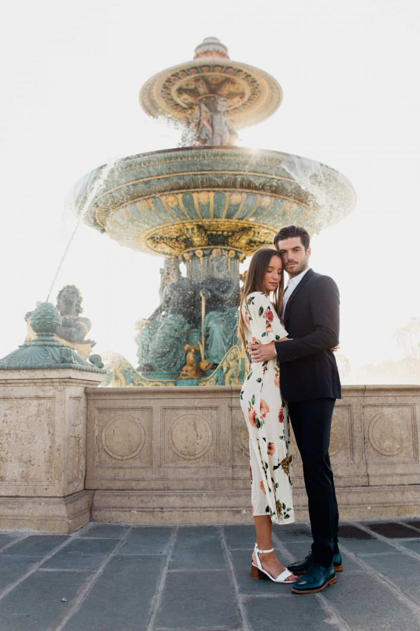 séance photo de couple aux fontaines de la Concorde