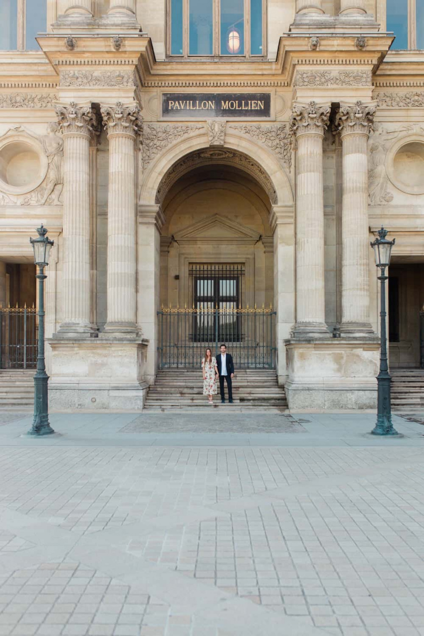 Photo du couple aux Louvres
