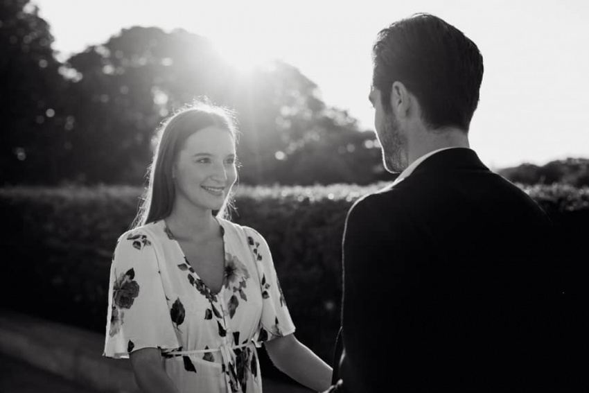 les amoureux s'observent